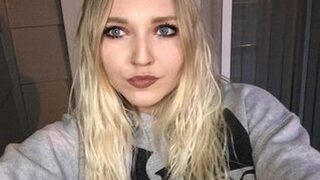 HotHousewifeHolly Snapshot